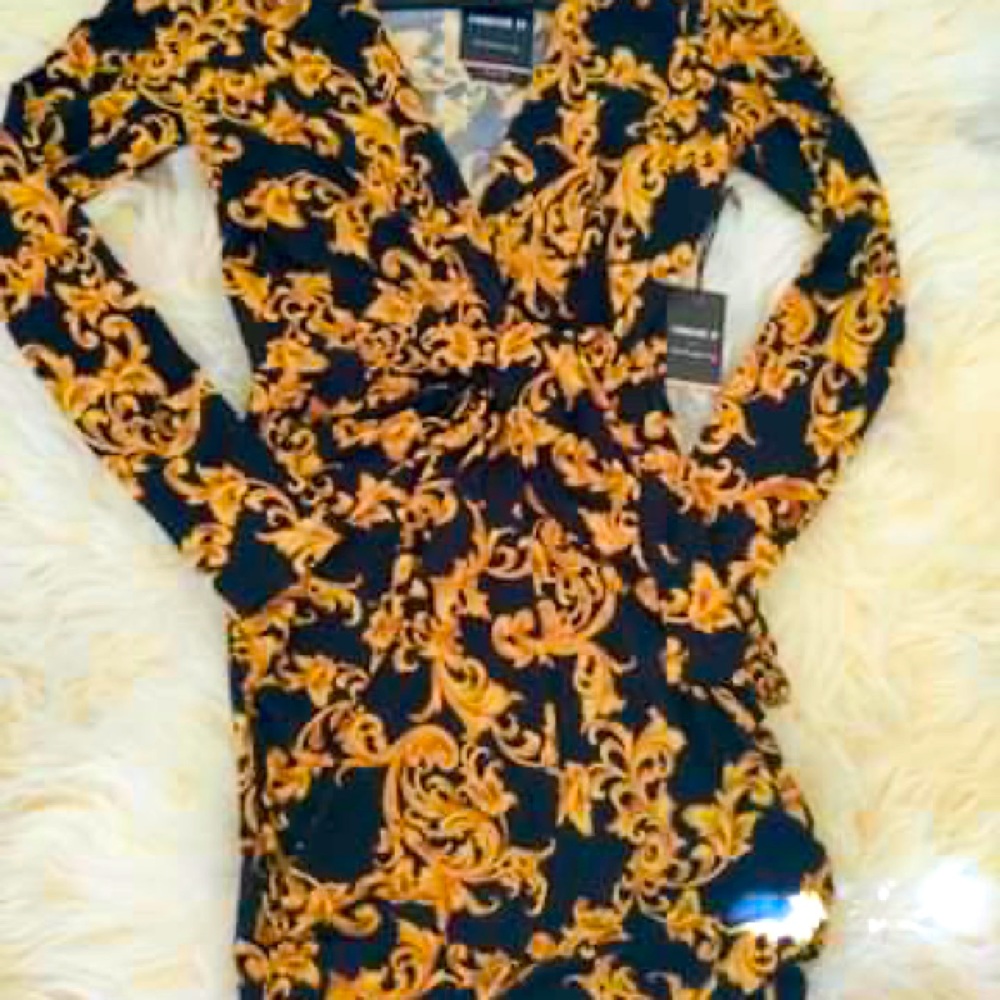 Short long sleeve dress -